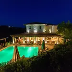 巴克斯酒店 4*