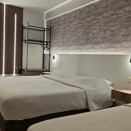 Bacchus ゲストハウス 4*